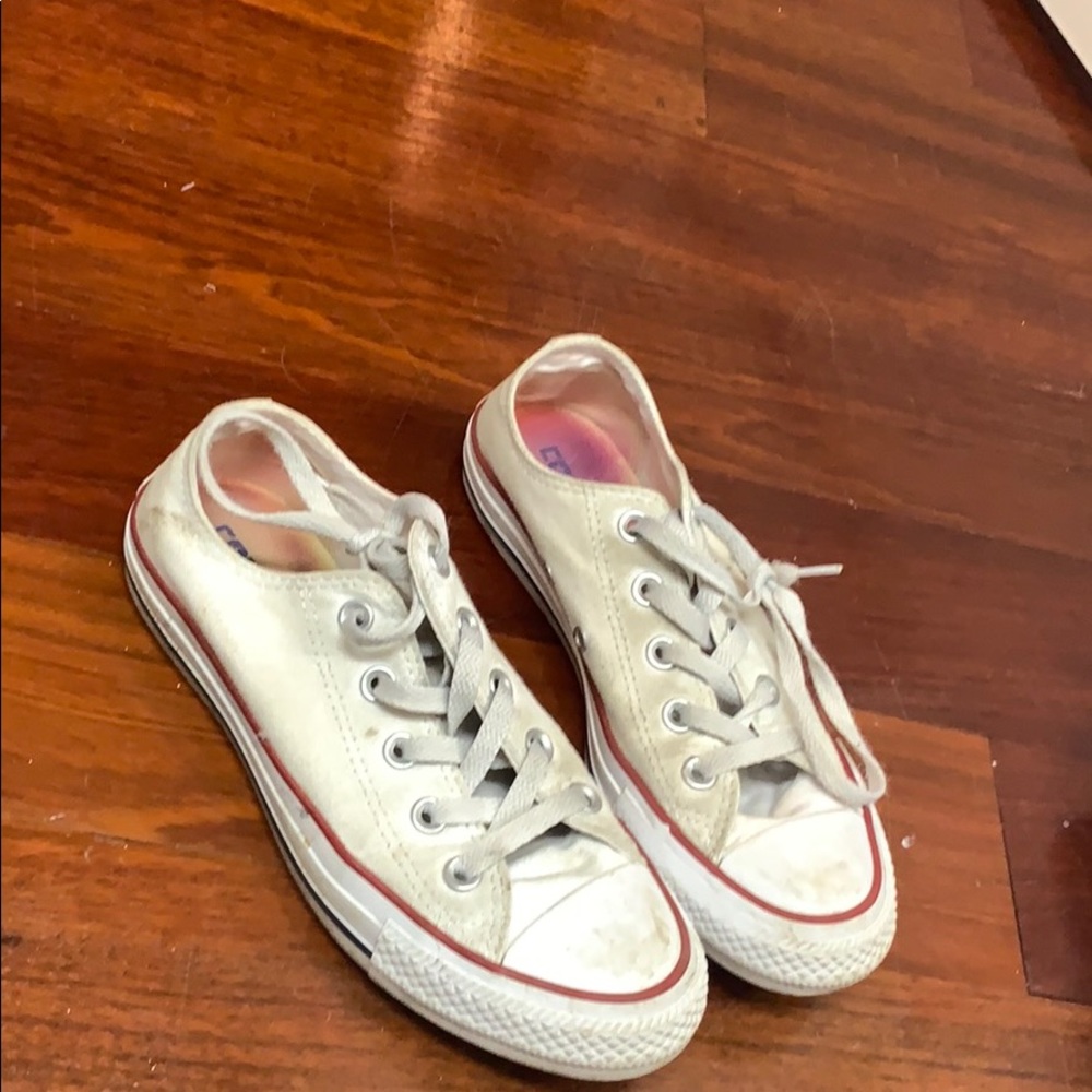 Girls converse